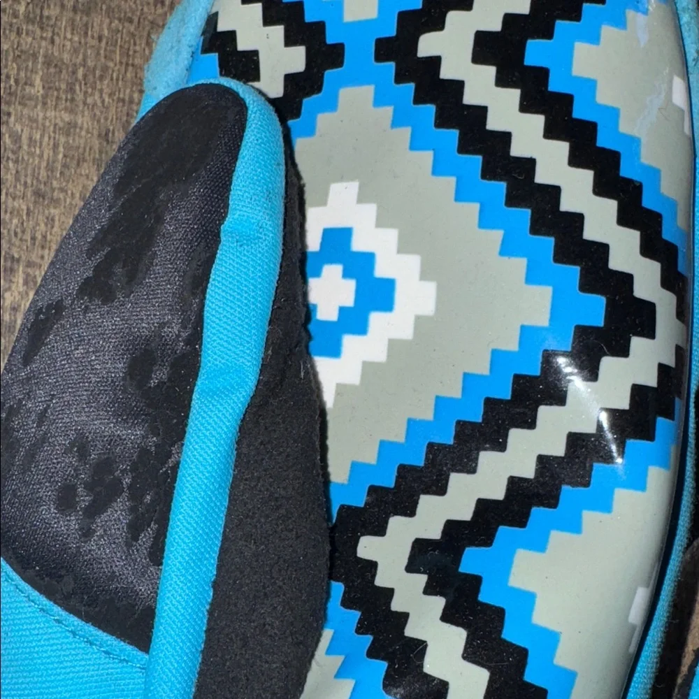 Stay Warm & Stylish with Grenade Kids' Ski Mittens - Size S